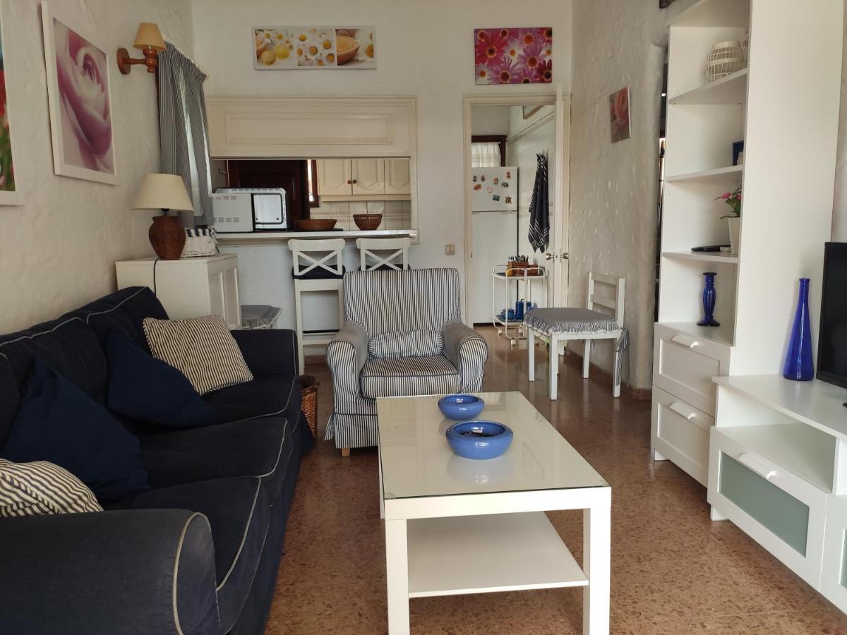 Feriehus Lovely 2 Bedroom With Parking