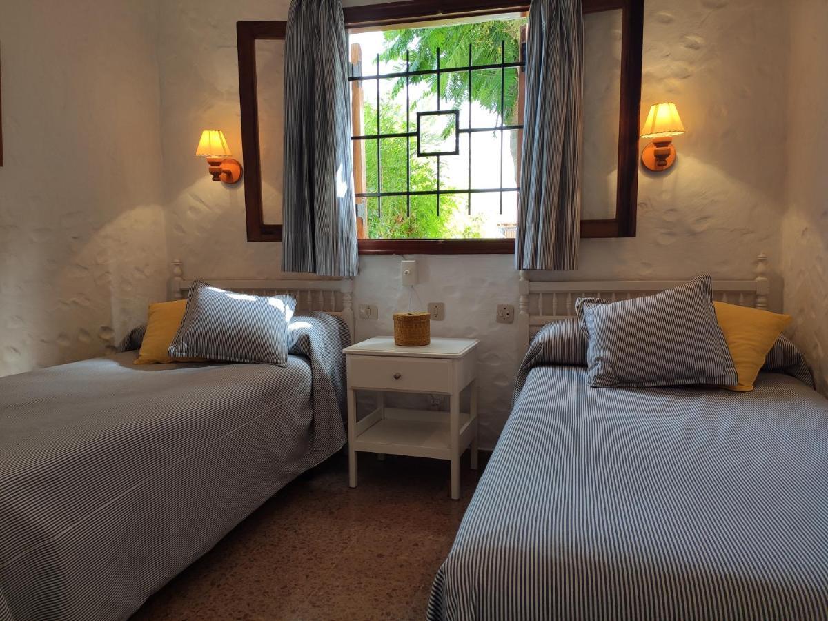 Lovely 2 Bedroom With Parking Feriehus